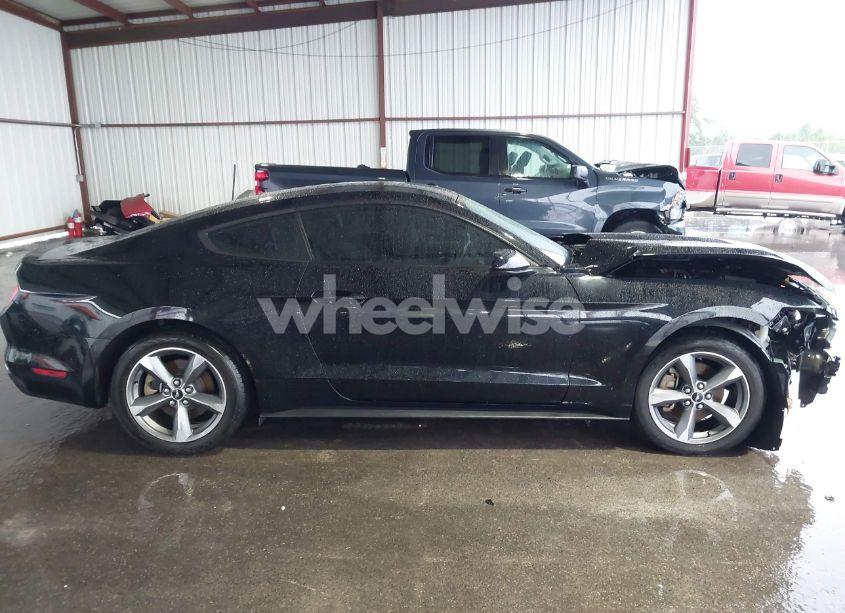 Photo 14 of 2016 Ford Mustang V6 (VIN 1FA6P8AM9G5267565)