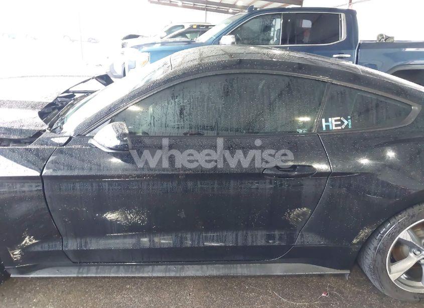 Photo 15 of 2016 Ford Mustang V6 (VIN 1FA6P8AM9G5267565)