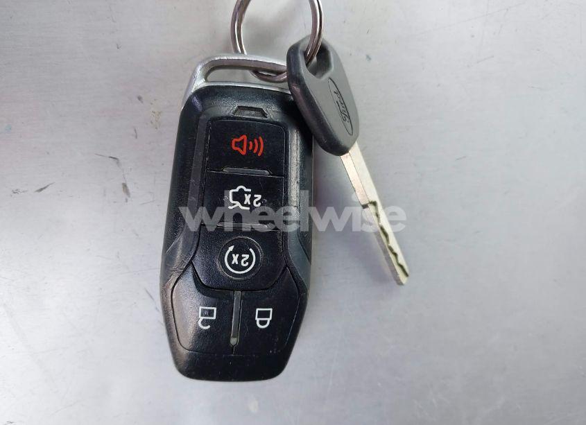 Photo 11 of 2017 Ford Mustang V6 (VIN 1FA6P8AM9H5353976)