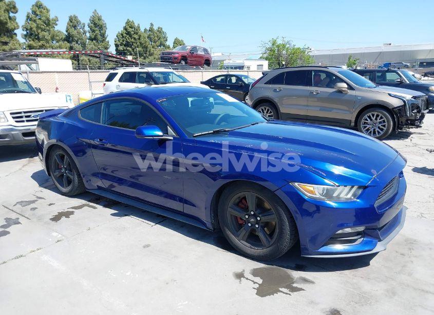 2015 Ford Mustang V6 (VIN 1FA6P8AMXF5325679) main photo
