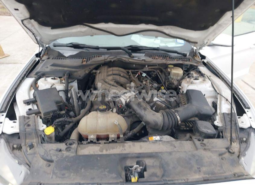 Photo 10 of 2016 Ford Mustang V6 (VIN 1FA6P8AMXG5210324)