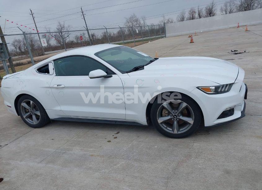 Photo 13 of 2016 Ford Mustang V6 (VIN 1FA6P8AMXG5210324)