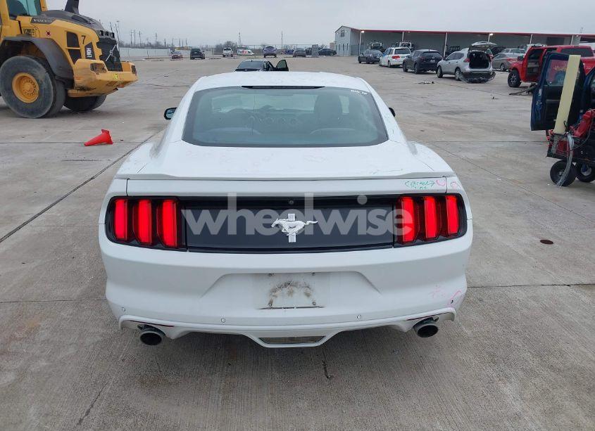 Photo 16 of 2016 Ford Mustang V6 (VIN 1FA6P8AMXG5210324)