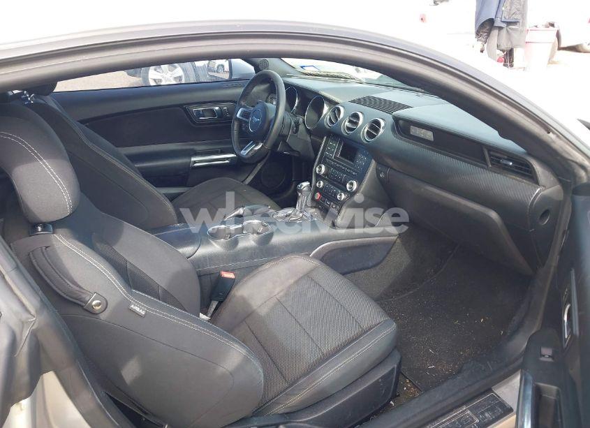 Photo 5 of 2016 Ford Mustang V6 (VIN 1FA6P8AMXG5241900)