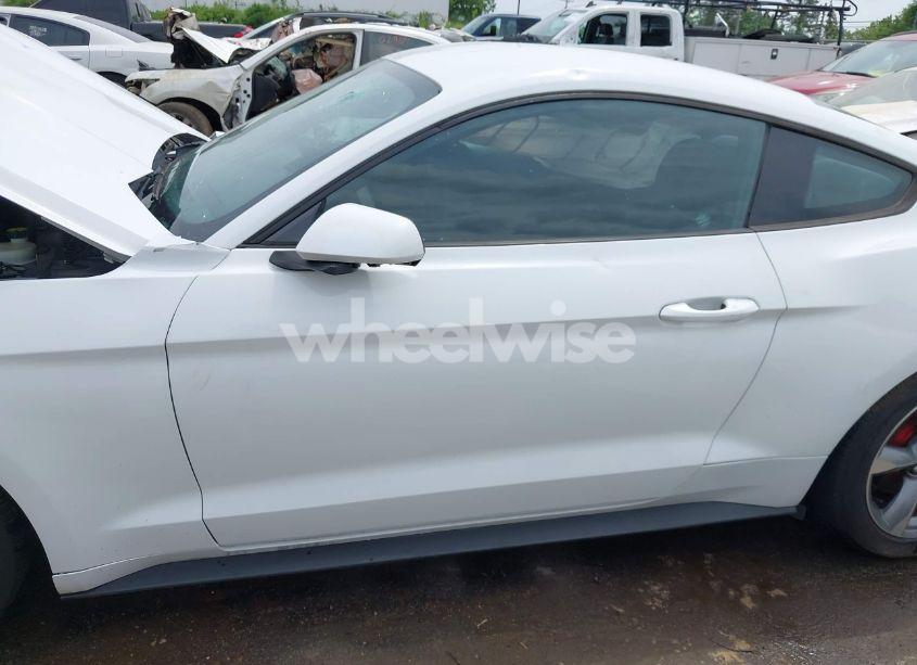 Photo 14 of 2016 Ford Mustang V6 (VIN 1FA6P8AMXG5292619)