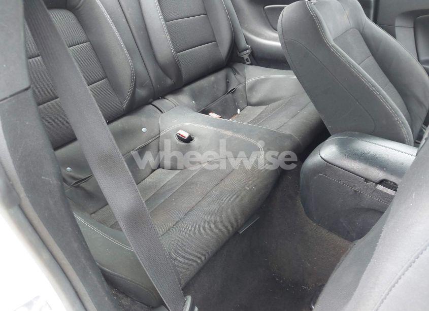 Photo 8 of 2016 Ford Mustang V6 (VIN 1FA6P8AMXG5292619)