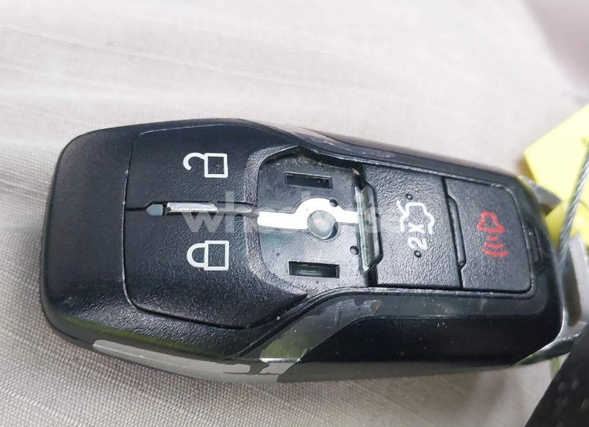 Photo 11 of 2017 Ford Mustang V6 (VIN 1FA6P8AMXH5228856)