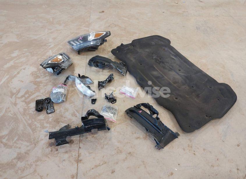 Photo 12 of 2017 Ford Mustang V6 (VIN 1FA6P8AMXH5309985)