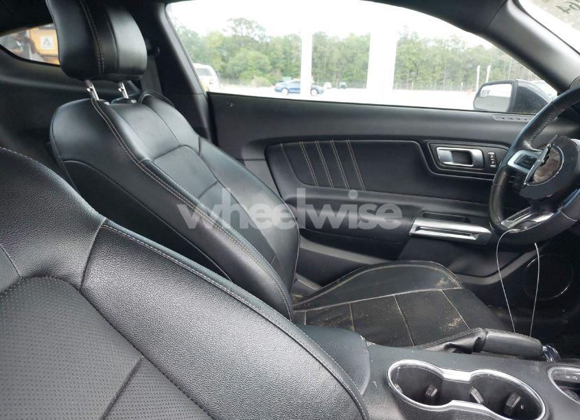 Photo 5 of 2018 Ford Mustang GT PREMIUM (VIN 1FA6P8CF0J5184418)