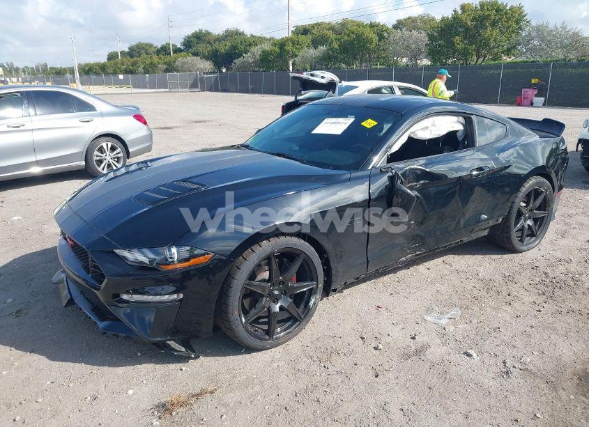 Photo 2 of 2020 Ford Mustang GT FASTBACK (VIN 1FA6P8CF0L5105719)