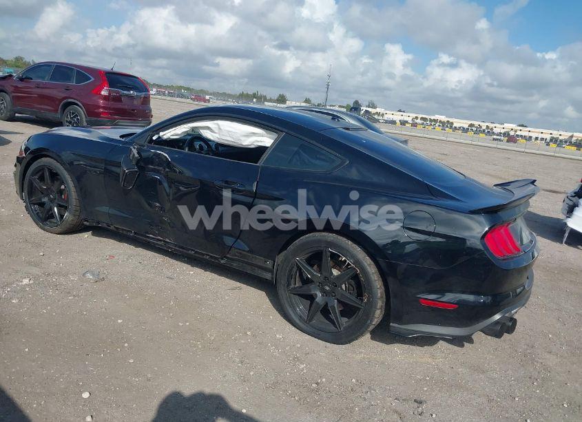 Photo 3 of 2020 Ford Mustang GT FASTBACK (VIN 1FA6P8CF0L5105719)