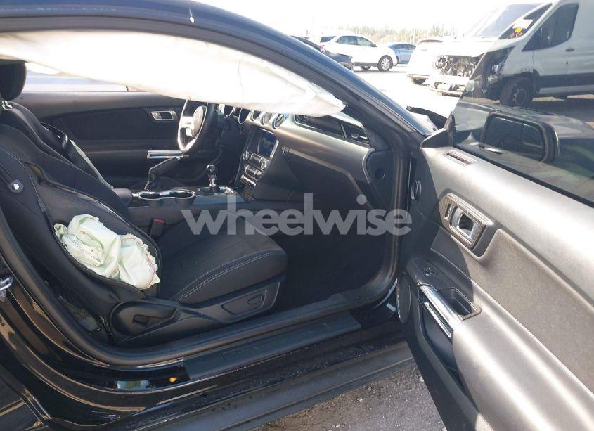 Photo 5 of 2020 Ford Mustang GT FASTBACK (VIN 1FA6P8CF0L5105719)