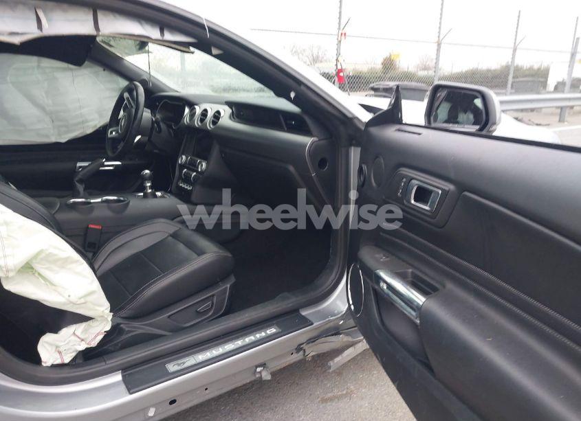 Photo 5 of 2020 Ford Mustang GT PREMIUM FASTBACK (VIN 1FA6P8CF1L5142939)