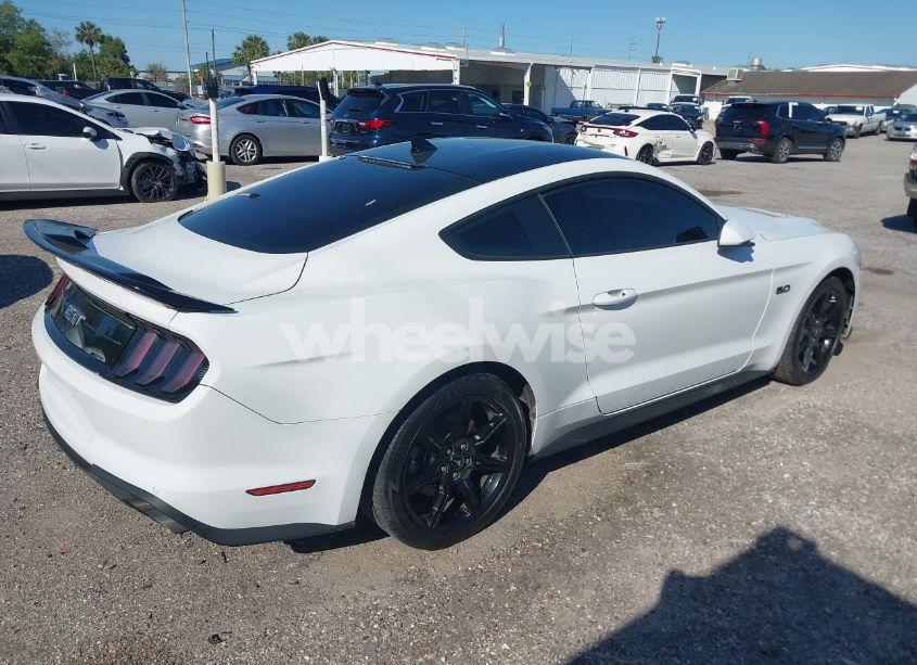 Photo 4 of 2020 Ford Mustang GT FASTBACK (VIN 1FA6P8CF1L5172426)