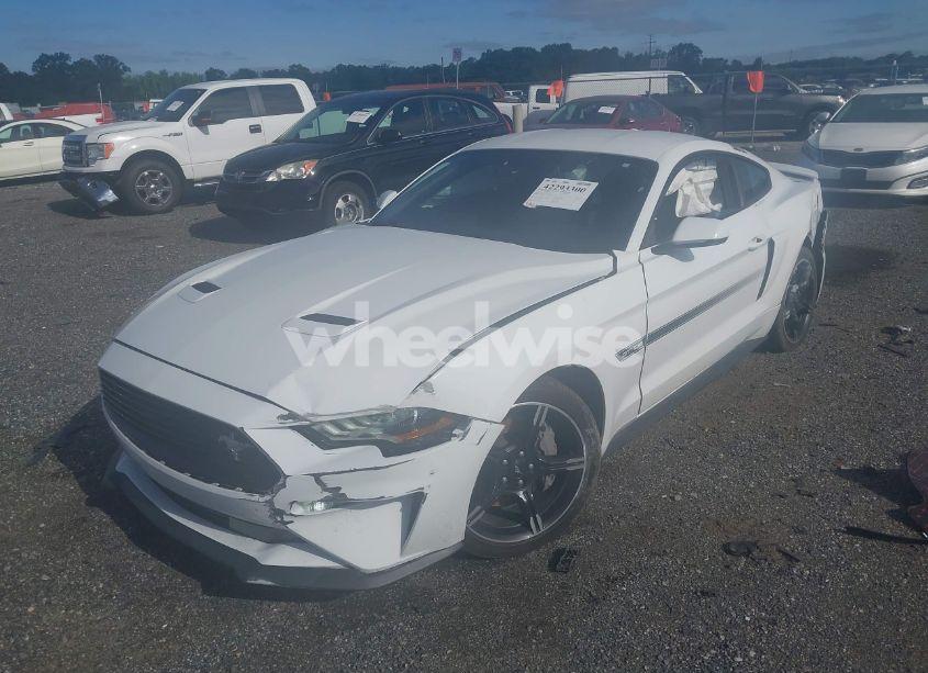 Photo 2 of 2020 Ford Mustang GT PREMIUM FASTBACK (VIN 1FA6P8CF2L5114664)