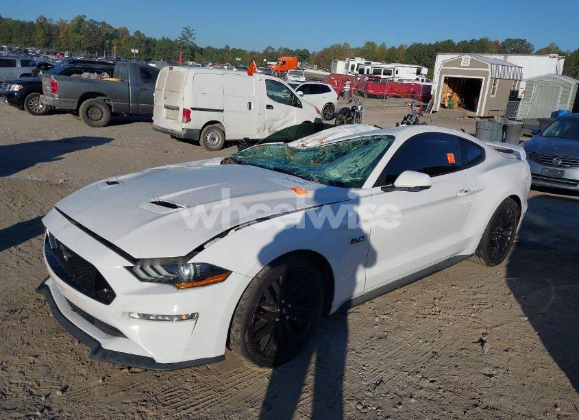 Photo 2 of 2020 Ford Mustang GT PREMIUM (VIN 1FA6P8CF2L5168448)
