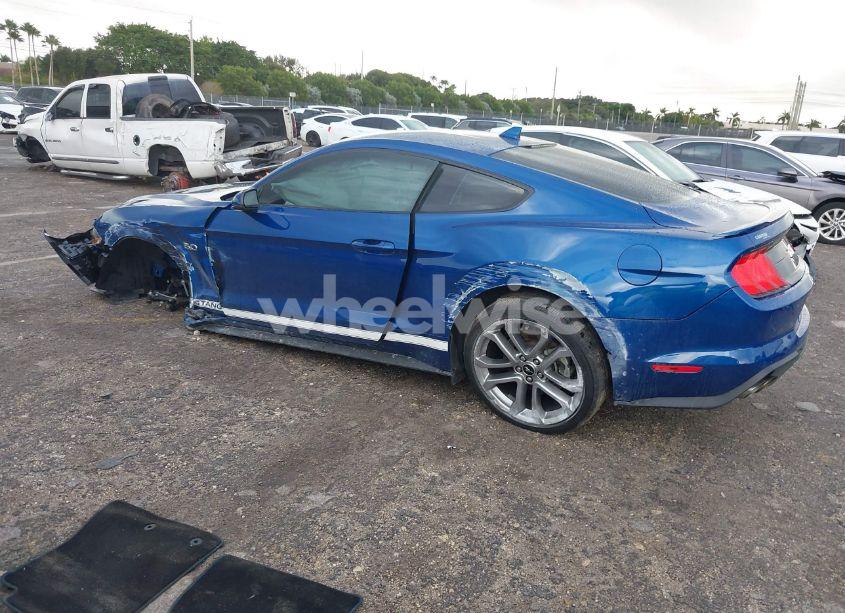 Photo 3 of 2022 Ford Mustang GT PREMIUM FASTBACK (VIN 1FA6P8CF2N5121472)