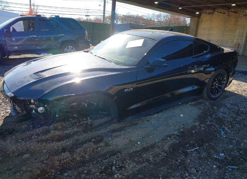Photo 2 of 2021 Ford Mustang GT PREMIUM (VIN 1FA6P8CF5M5143724)