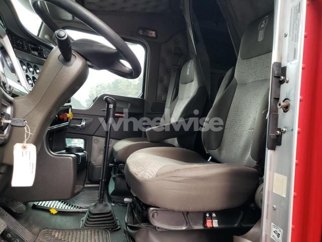 Photo 9 of 2022 KENWORTH T800 SEMI TRUCK (VIN 1FA6P8CF6J5123591)