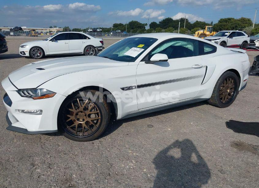 Photo 2 of 2019 Ford Mustang GT PREMIUM (VIN 1FA6P8CF6K5189284)