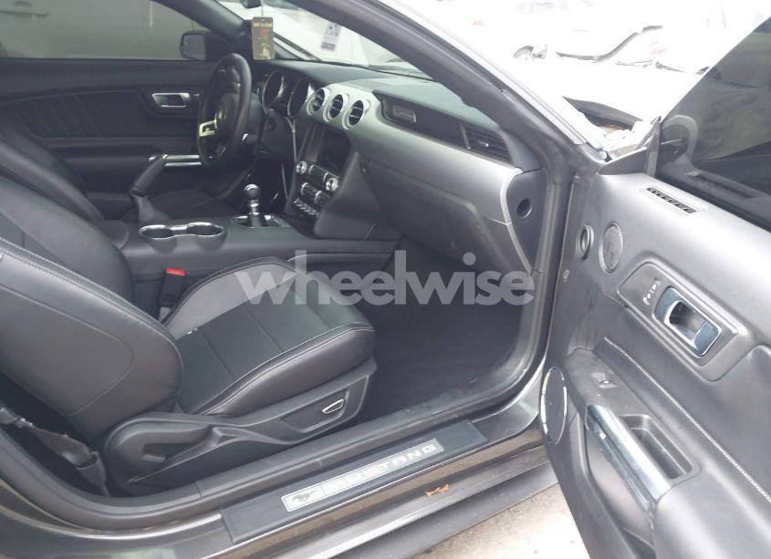 Photo 5 of 2019 Ford Mustang GT PREMIUM (VIN 1FA6P8CF7K5201541)