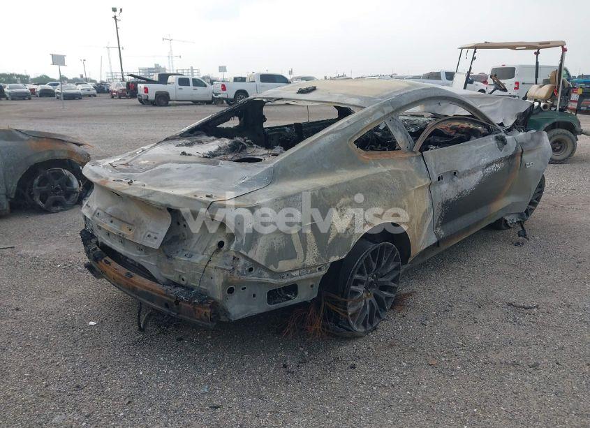 Photo 4 of 2020 Ford Mustang GT FASTBACK (VIN 1FA6P8CF8L5174979)