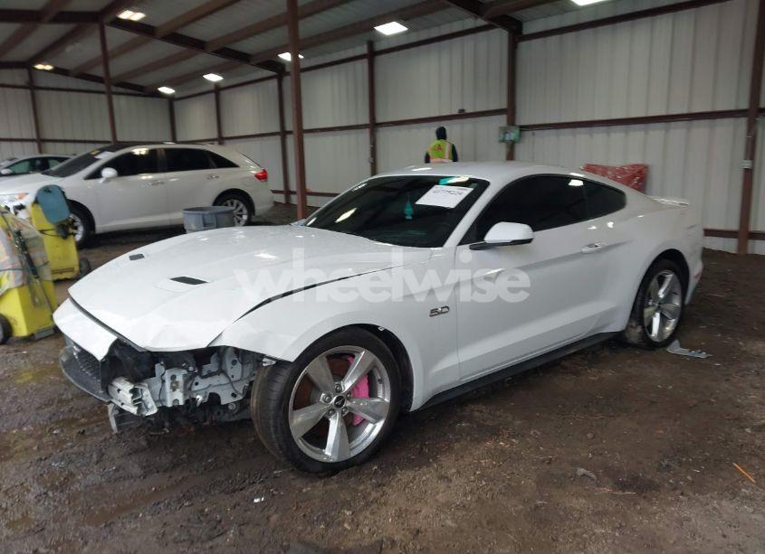 Photo 2 of 2019 Ford Mustang GT PREMIUM (VIN 1FA6P8CF9K5118581)