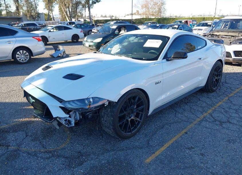 Photo 2 of 2020 Ford Mustang GT FASTBACK (VIN 1FA6P8CF9L5189071)