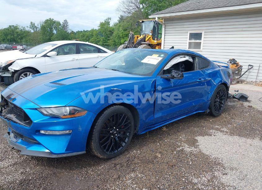 Photo 2 of 2020 Ford Mustang GT PREMIUM FASTBACK (VIN 1FA6P8CFXL5162378)