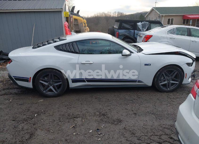 Photo 13 of 2024 Ford Mustang GT PREMIUM FASTBACK (VIN 1FA6P8CFXR5421122)