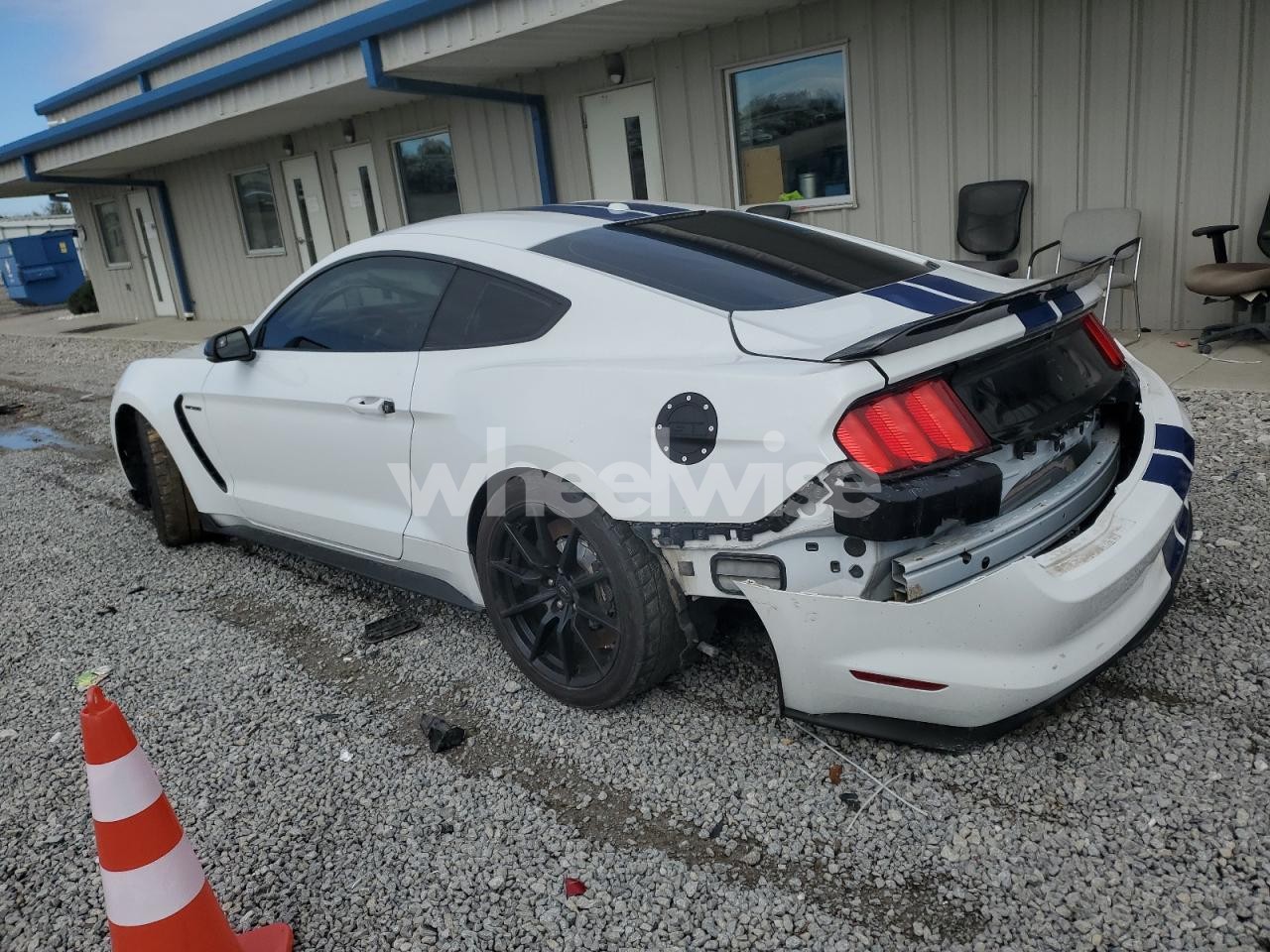 Photo 2 of 2018 FORD MUSTANG SHELBY GT350 (VIN 1FA6P8JZ7J5503312)
