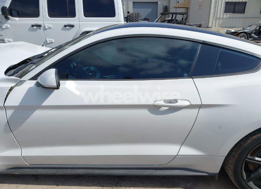 Photo 13 of 2019 Ford Mustang ECOBOOST (VIN 1FA6P8TH0K5118454)