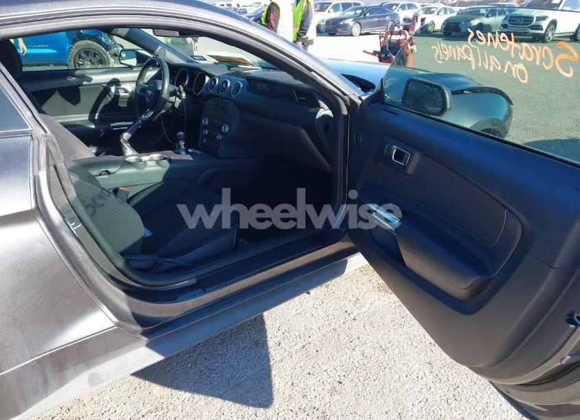 Photo 5 of 2020 Ford Mustang ECOBOOST FASTBACK (VIN 1FA6P8TH0L5108735)