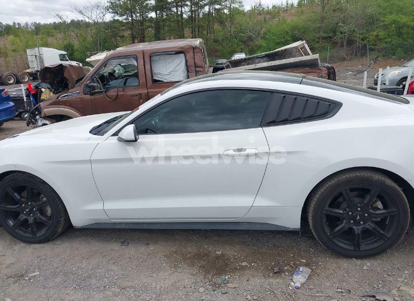 Photo 14 of 2018 Ford Mustang ECOBOOST (VIN 1FA6P8TH1J5137867)