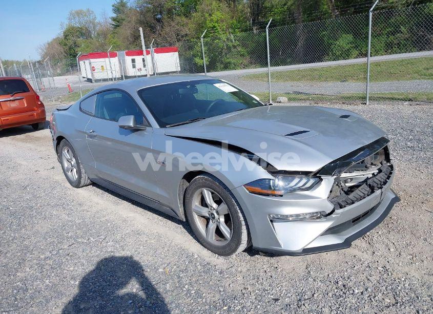 2018 Ford Mustang ECOBOOST (VIN 1FA6P8TH1J5175096) main photo