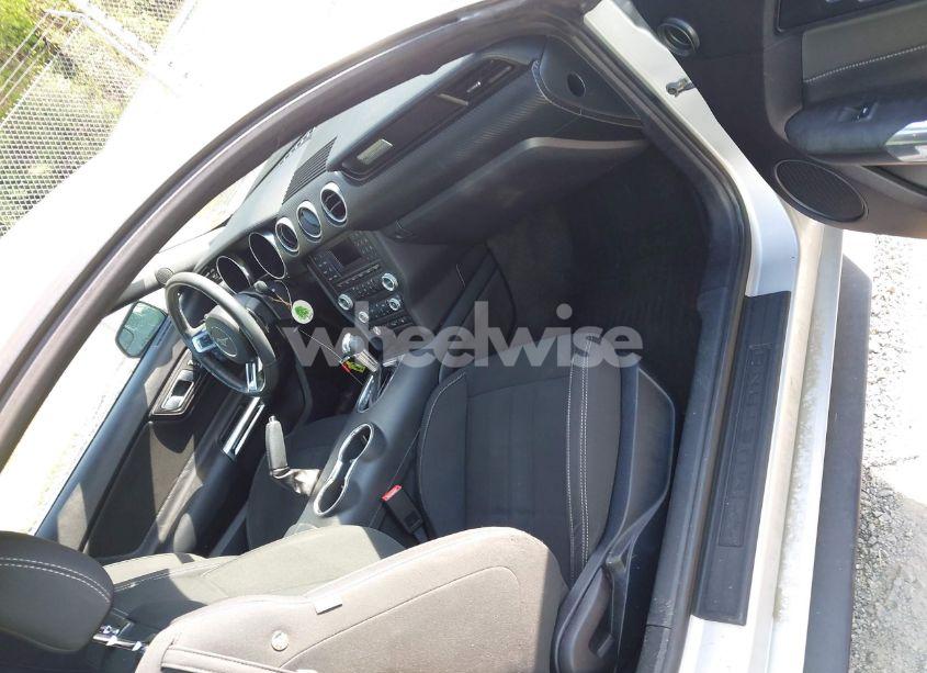 Photo 5 of 2018 Ford Mustang ECOBOOST (VIN 1FA6P8TH1J5175096)