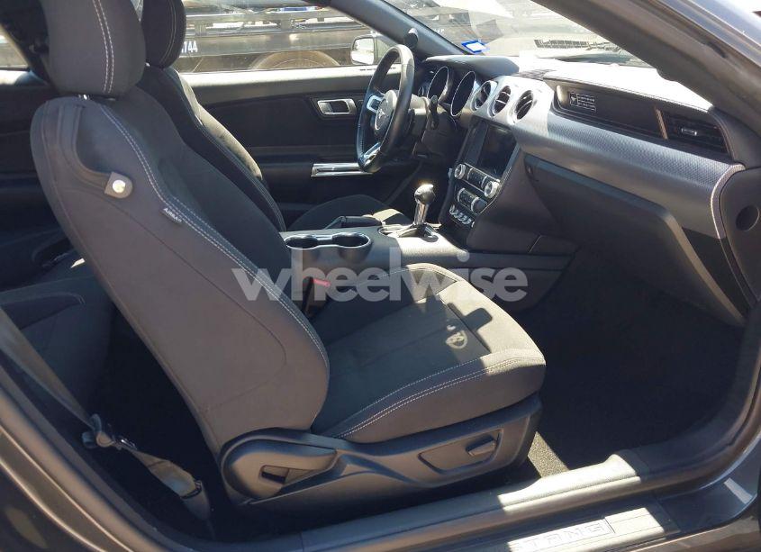 Photo 5 of 2020 Ford Mustang ECOBOOST FASTBACK (VIN 1FA6P8TH1L5183279)
