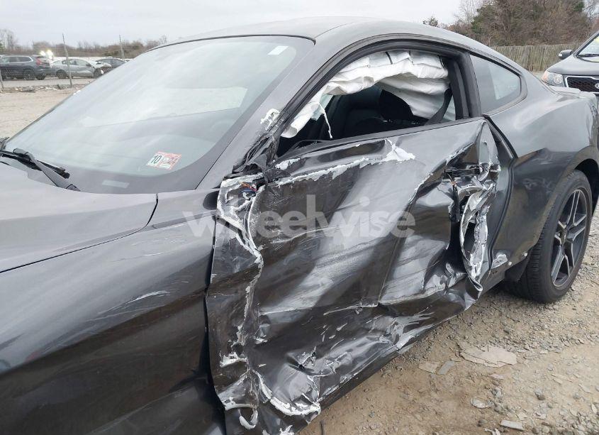 Photo 6 of 2020 Ford Mustang ECOBOOST FASTBACK (VIN 1FA6P8TH5L5183138)