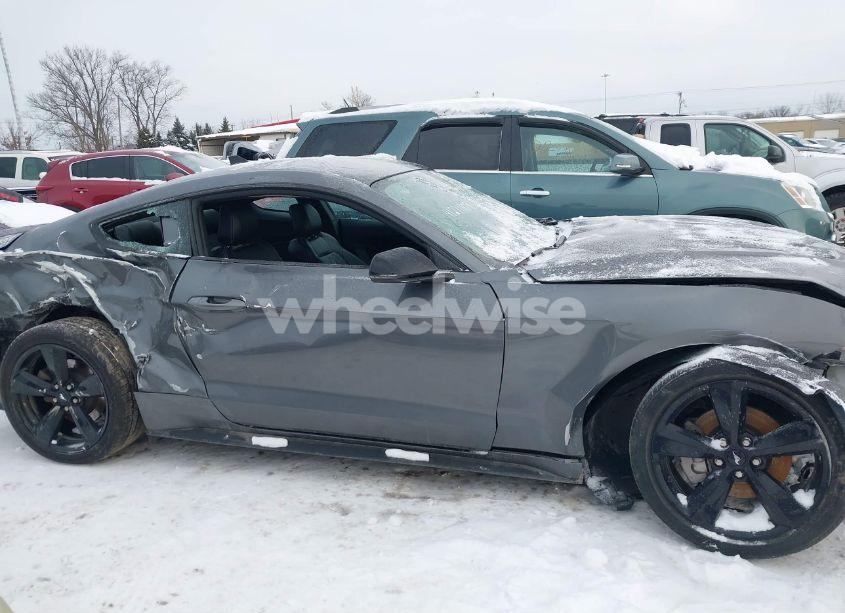 Photo 13 of 2022 Ford Mustang ECOBOOST PREMIUM FASTBACK (VIN 1FA6P8TH5N5107387)