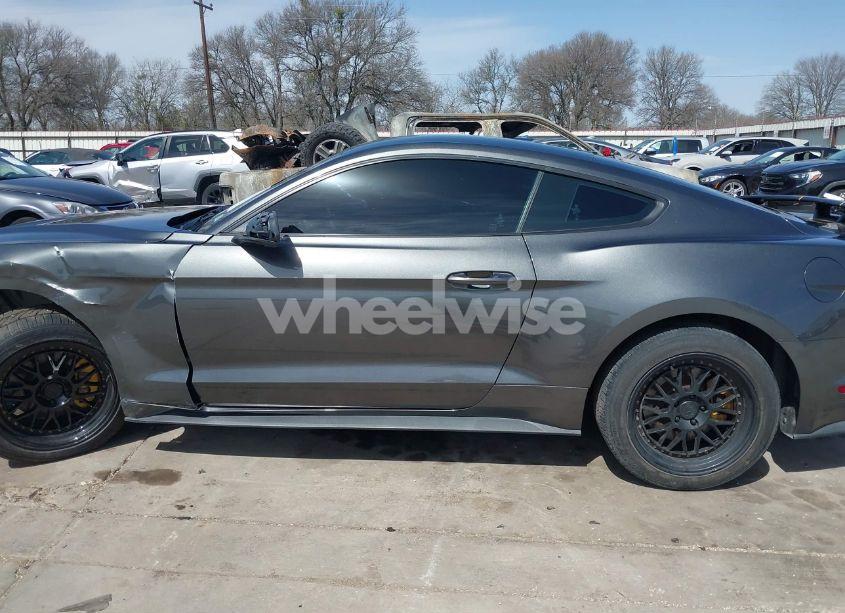 Photo 15 of 2018 Ford Mustang ECOBOOST (VIN 1FA6P8TH6J5108123)
