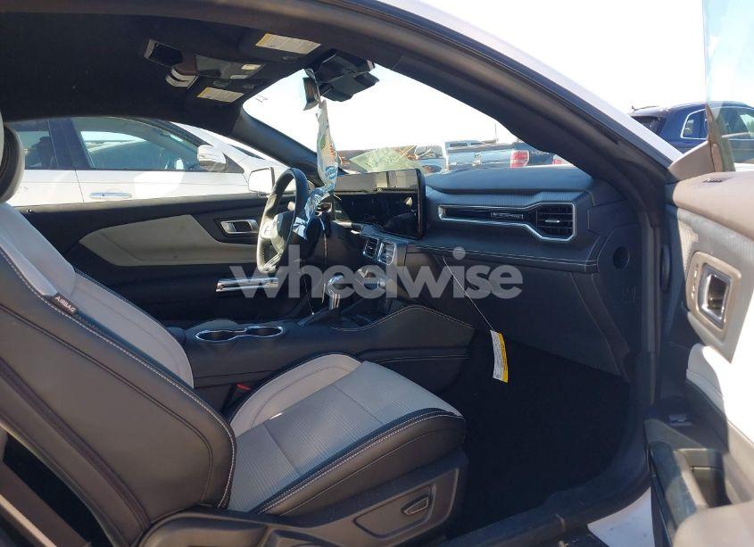 Photo 5 of 2024 Ford Mustang ECOBOOST PREMIUM (VIN 1FA6P8TH6R5117609)