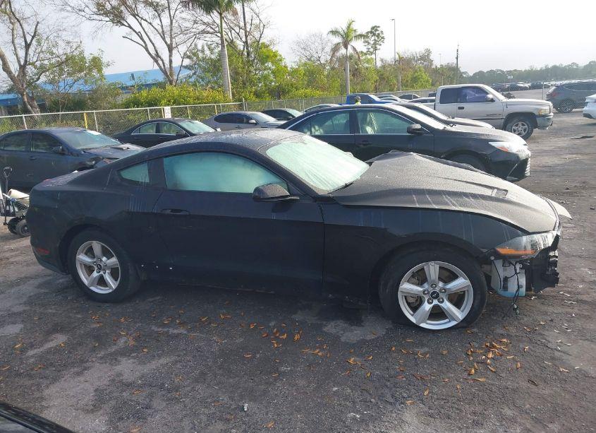 Photo 14 of 2018 Ford Mustang ECOBOOST (VIN 1FA6P8TH7J5174647)