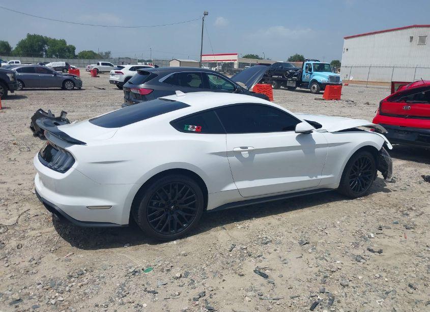 Photo 4 of 2022 Ford Mustang ECOBOOST FASTBACK (VIN 1FA6P8TH7N5149057)