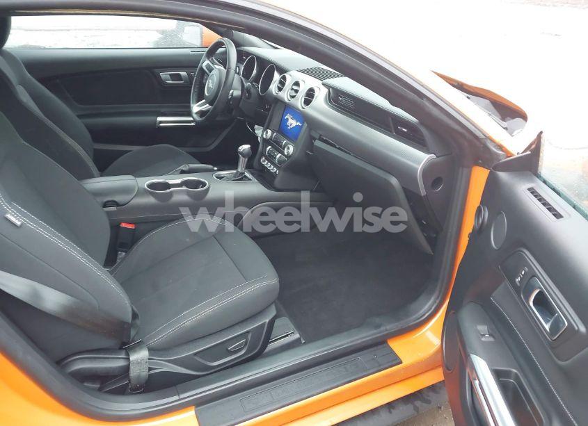 Photo 5 of 2020 Ford Mustang ECOBOOST FASTBACK (VIN 1FA6P8TH8L5182369)