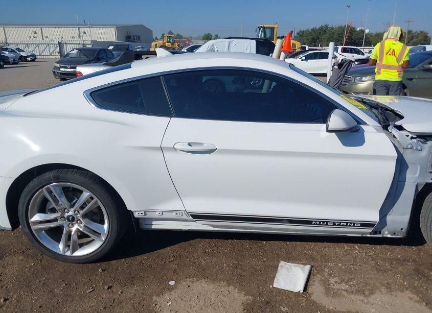 Photo 14 of 2021 Ford Mustang ECOBOOST PREMIUM (VIN 1FA6P8TH9M5140505)
