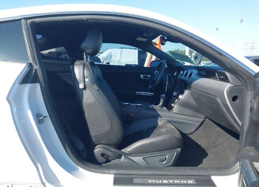 Photo 5 of 2021 Ford Mustang ECOBOOST PREMIUM (VIN 1FA6P8TH9M5140505)