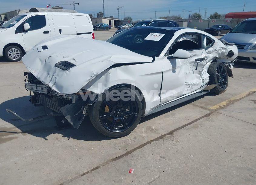 Photo 2 of 2020 Ford Mustang ECOBOOST FASTBACK (VIN 1FA6P8THXL5174791)