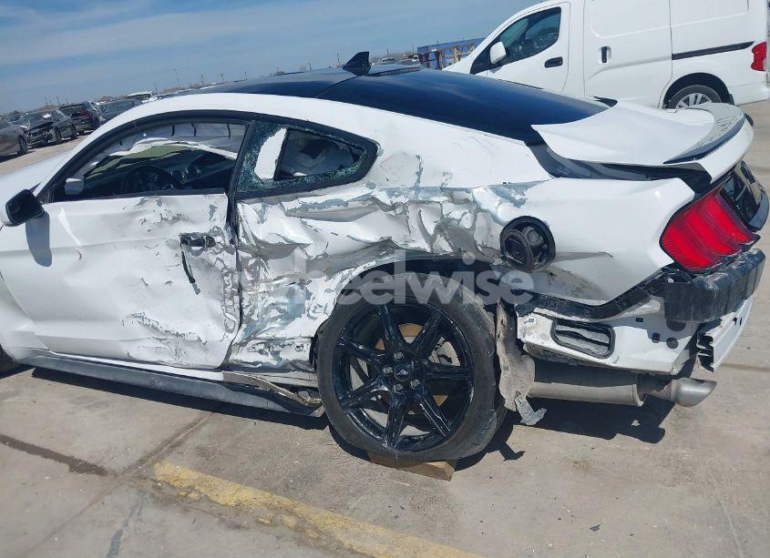 Photo 6 of 2020 Ford Mustang ECOBOOST FASTBACK (VIN 1FA6P8THXL5174791)