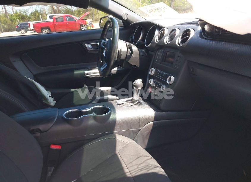 Photo 5 of 2020 Ford Mustang ECOBOOST FASTBACK (VIN 1FA6P8THXL5188464)