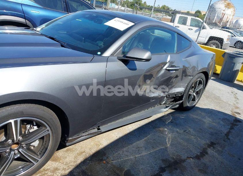 Photo 6 of 2024 Ford Mustang ECOBOOST FASTBACK (VIN 1FA6P8THXR5110680)